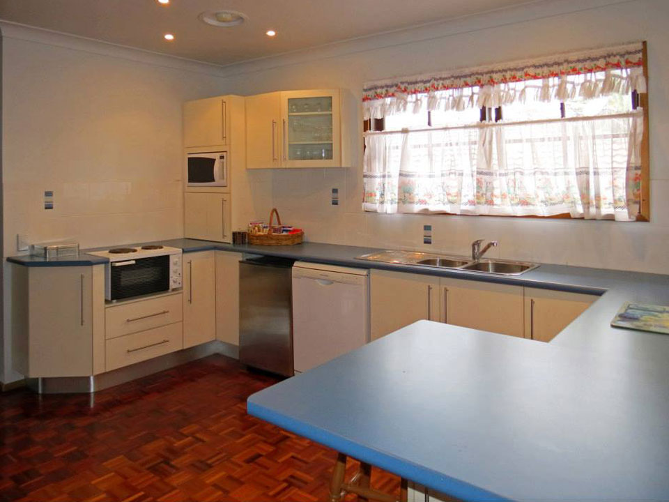 Fully equipped kitchenette